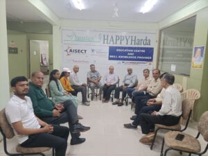 Read more about the article मिशन हैप्पी हरदा के अन्तेर्गत जिला योग आयोग की पहली बैठक किसान भवन, बाहेती कालोनी में संपन्न हुई।
